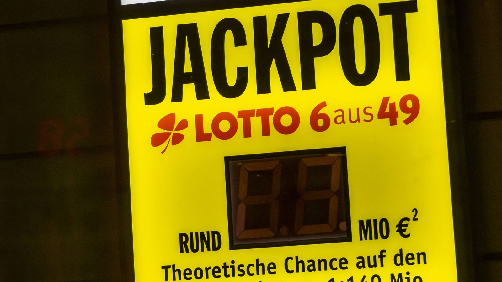 Wegen eines Cyberangriffs konnten Lotto-Spieler in einigen Bundesländern am Dienstag keinen Tipp online abgeben (Archivbild).Foto: IMAGO/Arnulf Hettrich/IMAGO/Arnulf Hettrich