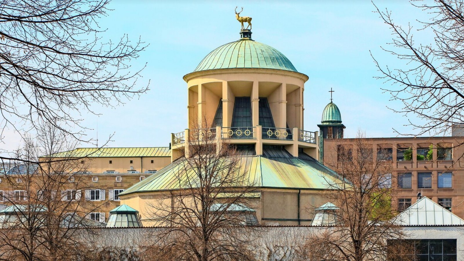 Der Württembergische Kunstverein ist im Kunstgebäude am Schlossplatz beheimatetFoto: imago/Peter Seyfferth Der Württembergische Kunstverein ist im Kunstgebäude am Schlossplatz beheimatetFoto: imago/Peter Seyfferth