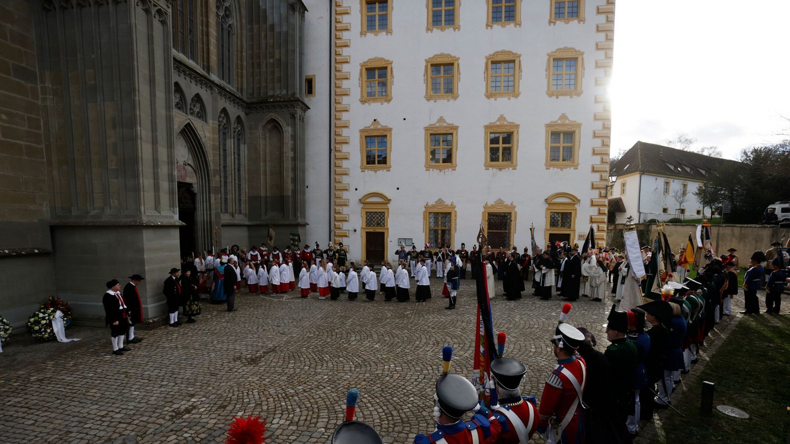 Ministranten auf dem Weg ins Salemer Münster.Foto: dpa/Philipp von Ditfurth Ministranten auf dem Weg ins Salemer Münster.Foto: dpa/Philipp von Ditfurth