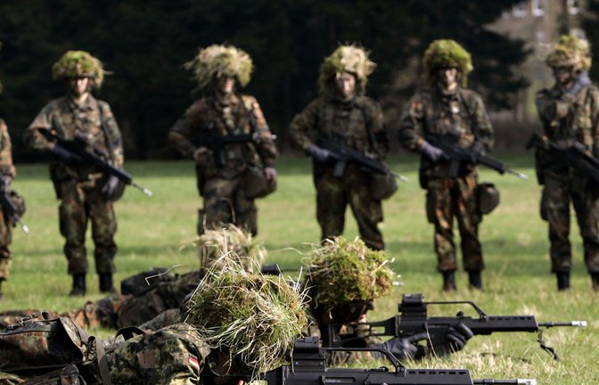 Training für den Ernstfall – daran sollen sich bald auch wieder wehrpflichtige beteiligen.<span class='image-autor'>Foto: dpa</span>