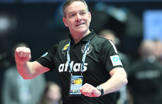 Bundestrainer Alfred Gislason bleibt bis zu den Sommerspielen 2028 im Amt. (Archivbild)<span class='image-autor'>Foto: Sina Schuldt/dpa</span>