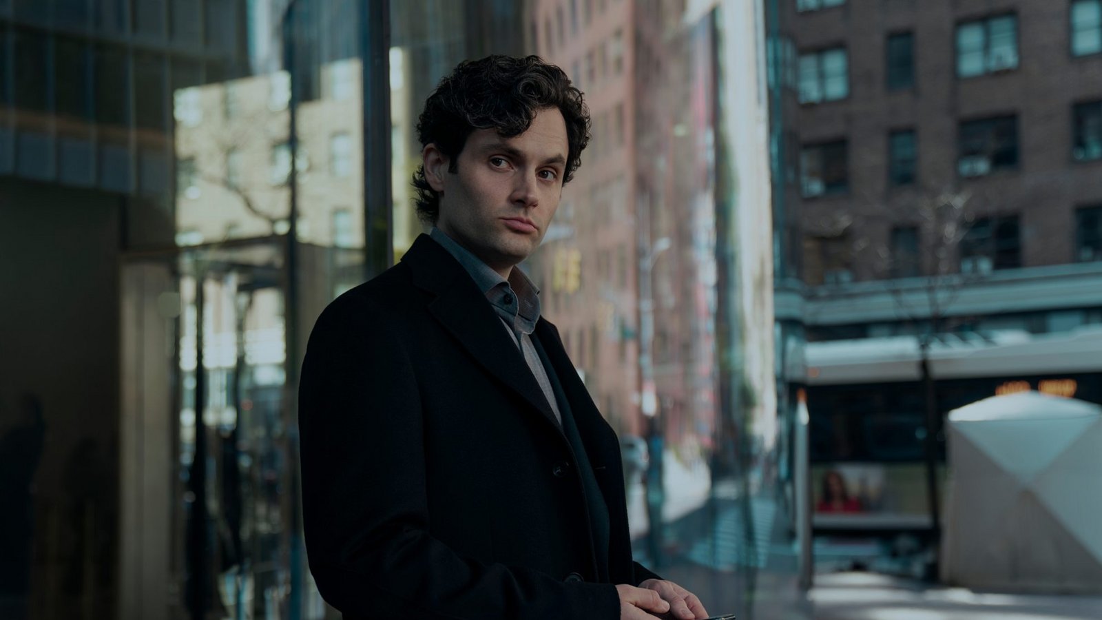 Penn Badgley als „Joe Goldberg“ in der 5. Staffel von „You – Du wirst mich lieben“.Foto: CLIFTON PRESCOD/NETFLIX Penn Badgley als „Joe Goldberg“ in der 5. Staffel von „You – Du wirst mich lieben“.Foto: CLIFTON PRESCOD/NETFLIX
