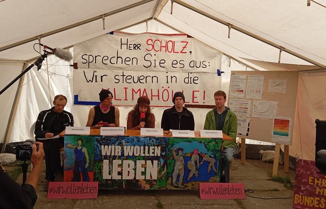 Das Aktionsbündnis „Wir hungern bis ihr ehrlich seid“ hofft auf ein Gespräch mit Bundeskanzler Olaf Scholz.<span class='image-autor'>Foto: /Sebastian Jutisz</span>