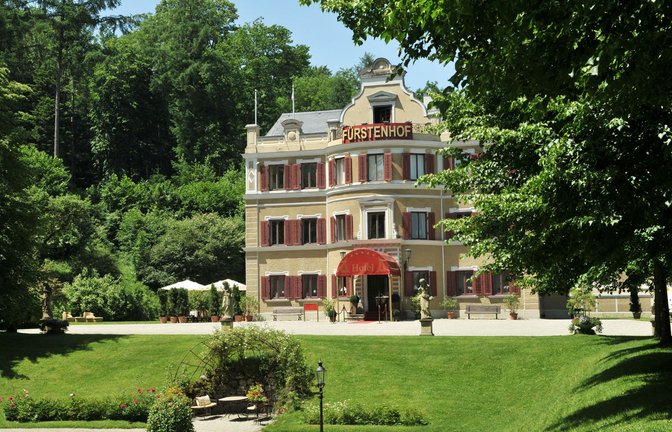 Der Fürstenhof, ein fiktives oberbayerisches Luxushotel, ist Schauplatz von „Sturm der Liebe“.<span class='image-autor'>Foto: ARD/Ann Paur</span>