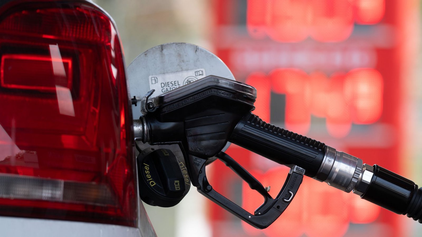 Der Tankrabatt kommt. (Symbolbild)Foto: Sebastian Kahnert/dpa