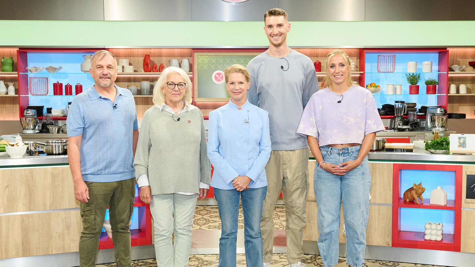 Von links: Kandidaten Kurt Daibenzeiher, Marie-Louise Hüneke, Moderatorin Cornelia Poletto, Kandidaten Thomas Bößem und Lara Maria KlewinFoto: ZDF/Gunnar Nicolaus