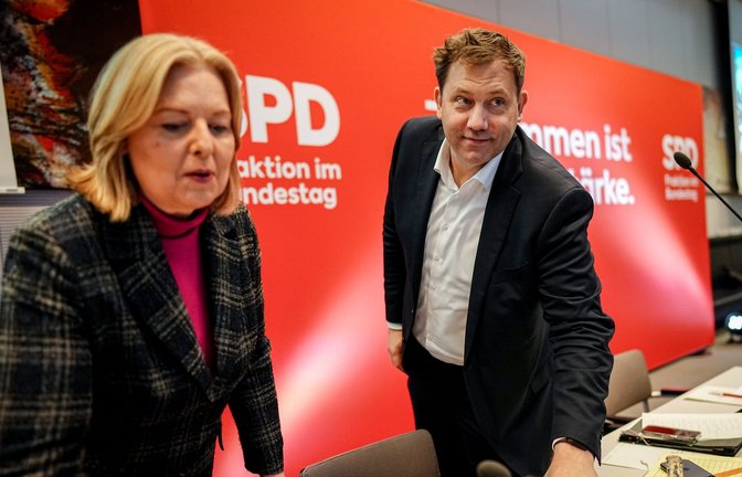 Die SPD-Vorsitzenden  Bärbel Bas und Lars Klingbeil haben über den Kurs der Partei mit den Abgeordneten bei der Fraktionsklausur diskutiert.<span class='image-autor'>Foto: Kay Nietfeld/dpa</span>