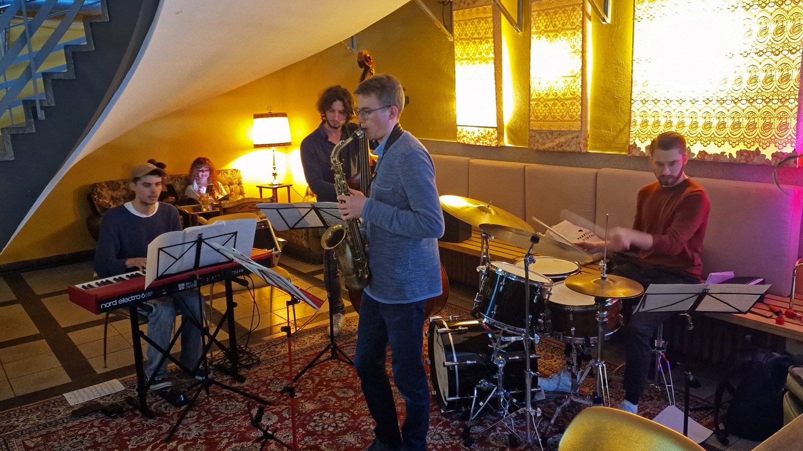 Simon Bremen (Saxofon), Noah Diemer (Piano), Moritz Holdenried (Bass) und Marco Sickinger (Drums) sind auf den Spuren von Jazzmusiker Earl „Bud“ Powell unterwegs.  Foto: Friedrich
