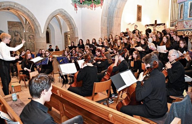 Die Sachsenheimer Stadtkirche bildete den Hintergrund für das Konzert.  Foto: p