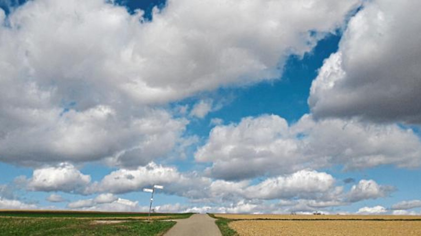 Der Himmel, die Erde, das Virus und wir: Was hat das Dasein für einen Sinn?  Foto: Rücker
