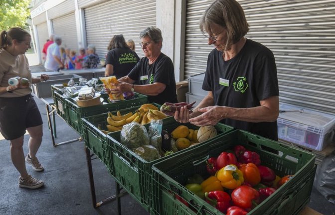 Die Mitglieder des Gerlinger Vereins Freefood verteilen seit bald sechs Jahren gerettete Lebensmittel. Zurzeit sind sie in der Stadt an zwei Standorten aktiv - noch. Denn für ein Domizil haben sie die Kündigung erhalten.<span class='image-autor'>Simon Granville</span>