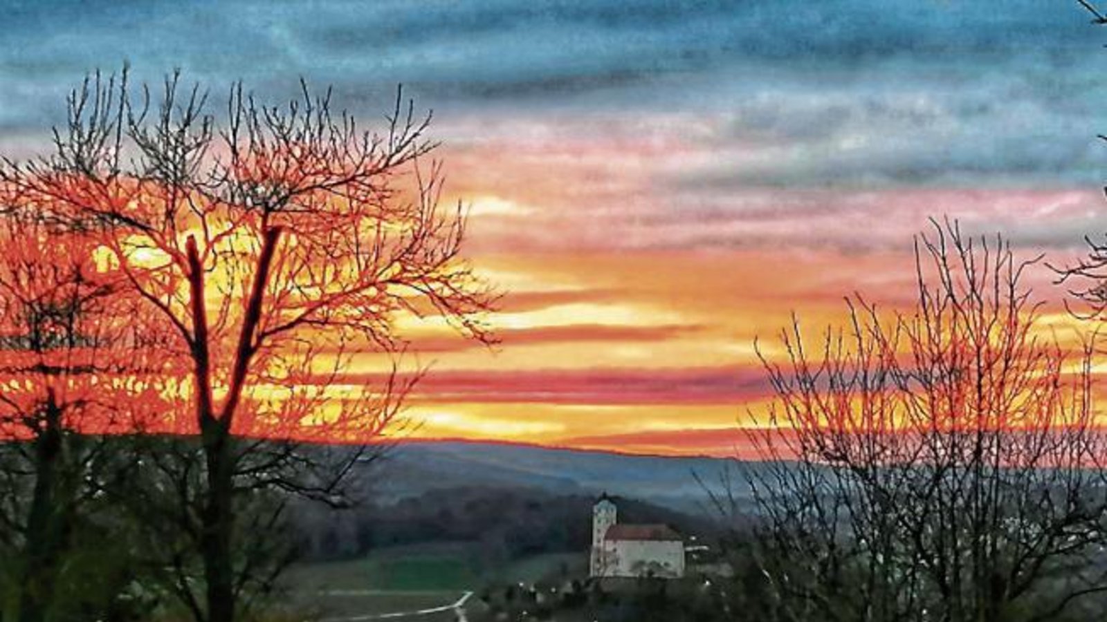 Schöner Sonntagsabend-Spaziergang im Weitfeld. Foto: Münchingen