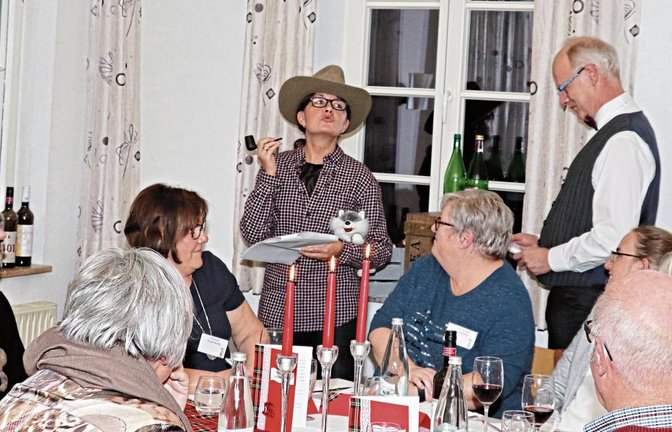 Das Bücherei-Team führte das Publikum mit einem launigen Theaterspiel in die mysteriösen Geschehnisse ein.  Fotos: Gergen