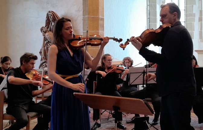Die Solisten Maryana Osipova (Violine) und Dmitry Hahalin (Viola) nehmen ihr Publikum mit in schwedische Klangwelten.  <span class='image-autor'>Foto: Filitz</span>