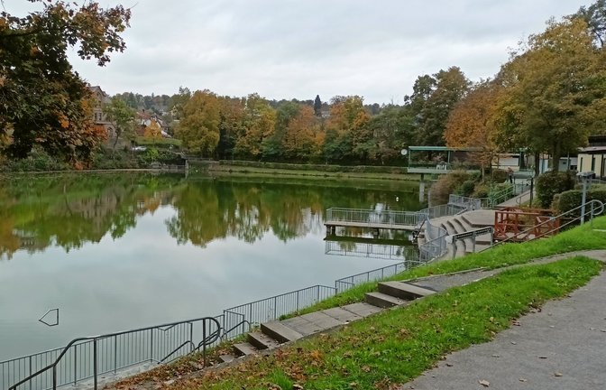 Herbstliche Idylle am Tiefen See in Maulbronn. Diesen Monat starten die Vorbereitungen für die umfassende Sanierung. <span class='image-autor'>Foto: Göbel</span>