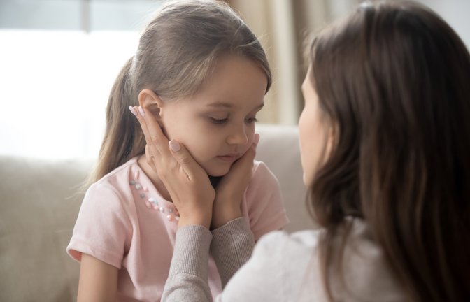 Sollte man das Kind nicht lieber zu Hause behalten?<span class='image-autor'>Foto: fizkes / shutterstock.com</span>