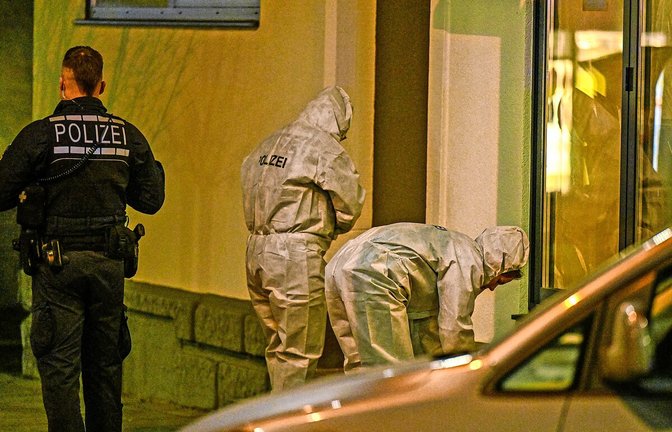 Bauchschuss im Imbiss: Spurensicherung am 28. Januar 2025 am Tatort nahe dem Bahnhof Möhringen.<span class='image-autor'>Foto: dpa/Andreas Rosar</span>