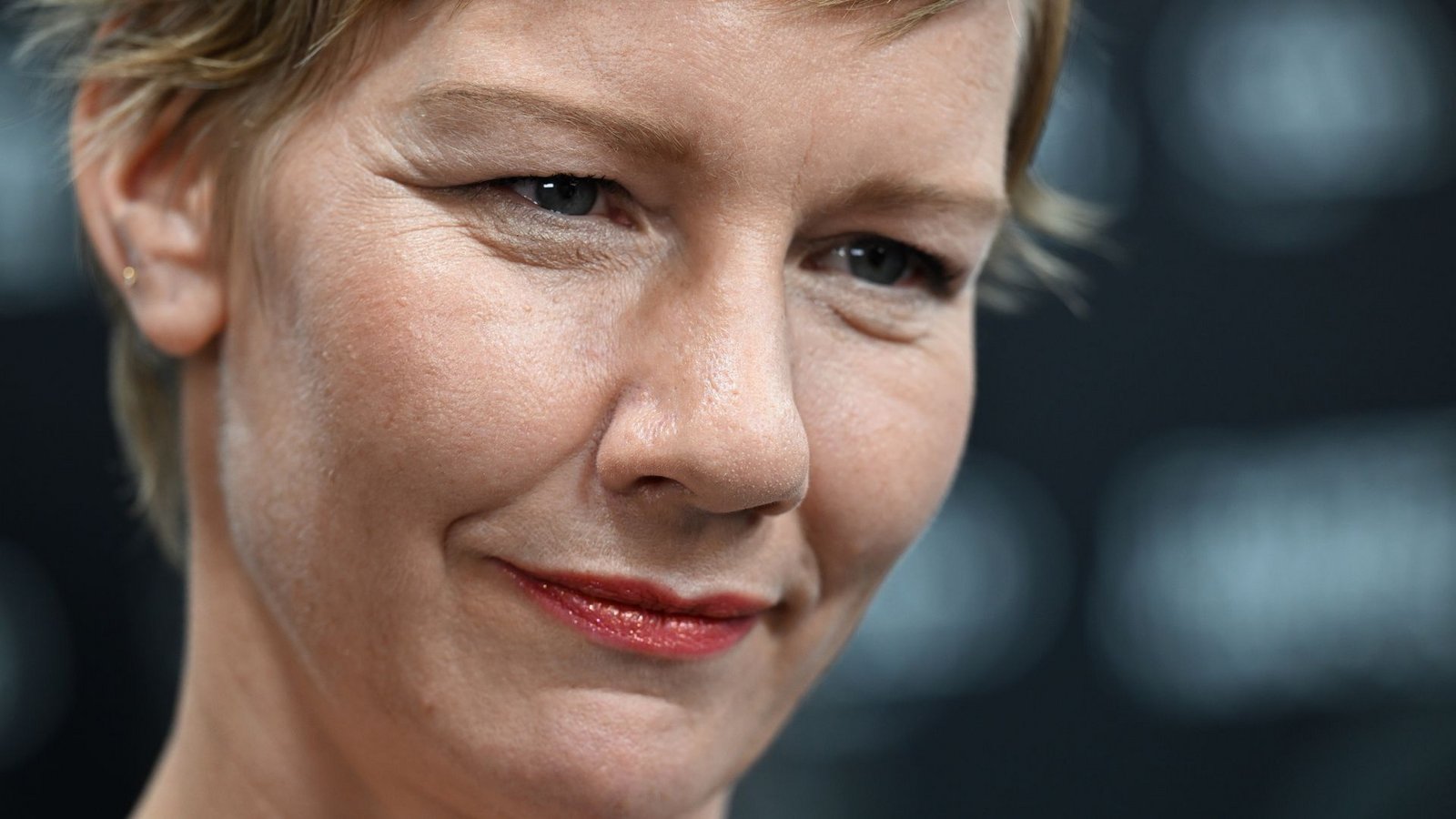 Sandra Hüller wird am Eröffnungsabend erwartet mit ihrem neuen Film "Vaterland". (Archivbild)Foto: Felix Hörhager/dpa Sandra Hüller wird am Eröffnungsabend erwartet mit ihrem neuen Film "Vaterland". (Archivbild)Foto: Felix Hörhager/dpa