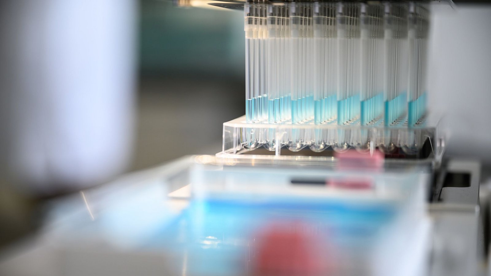 Die Abwasserreinigung soll gründlicher werden – auf Kosten der Pharma- und Kosmetikindustrie.Foto: dpa/Sebastian Gollnow Die Abwasserreinigung soll gründlicher werden – auf Kosten der Pharma- und Kosmetikindustrie.Foto: dpa/Sebastian Gollnow