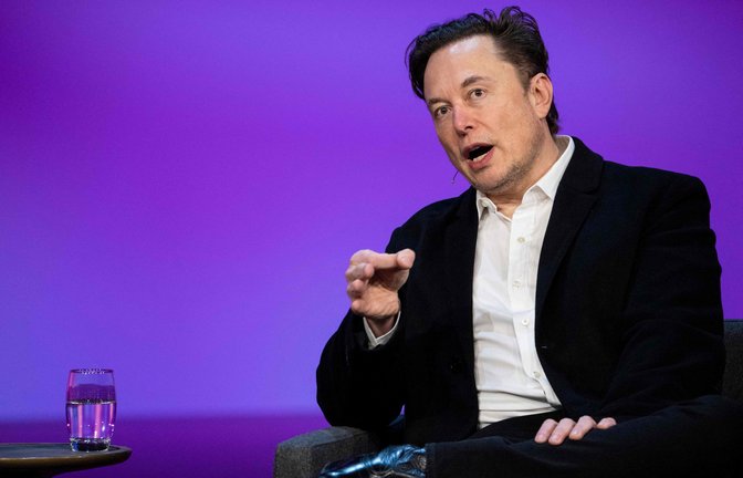 Musk hält bisher gut neun Prozent an Twitter (Archivbild).<span class='image-autor'>Foto: AFP/RYAN LASH</span>