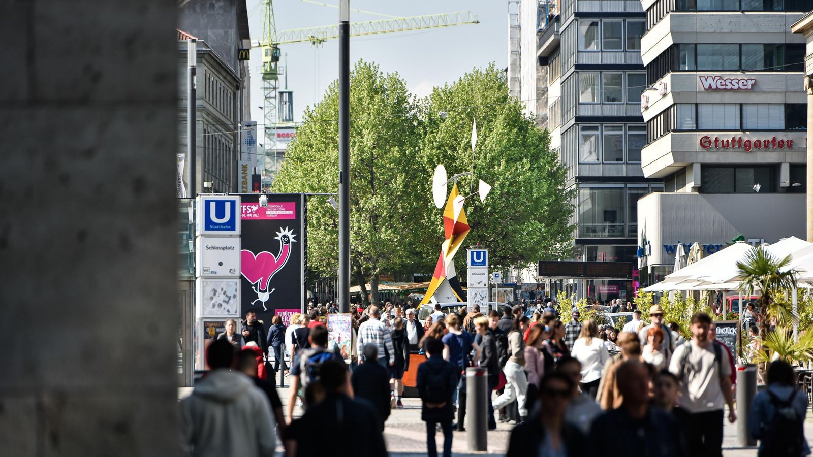 (Fast) alles wieder normal: ein Blick auf die Königstraße im Mai 2022Foto: Lichtgut/Max Kovalenko (Fast) alles wieder normal: ein Blick auf die Königstraße im Mai 2022Foto: Lichtgut/Max Kovalenko