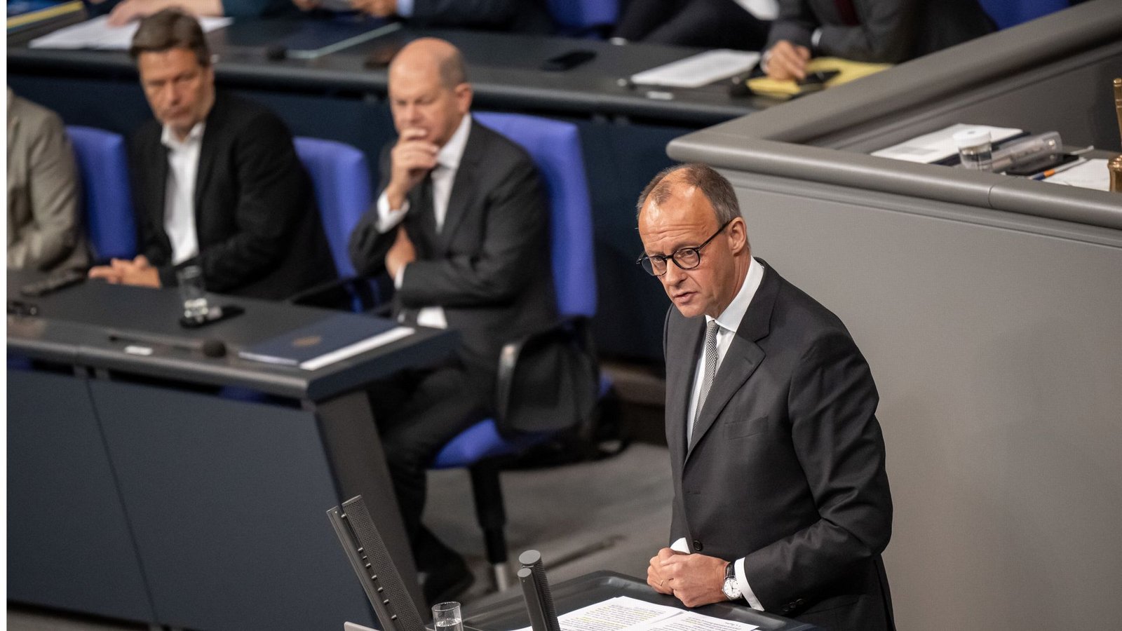 Robert Habeck (Grüne), Olaf Scholz (SPD) und Friedrich Merz (CDU, v. li.) – am Ende werden die Bürger an der Wahlurne über das Personal entscheiden ,Foto: dpa/Michael Kappeler Robert Habeck (Grüne), Olaf Scholz (SPD) und Friedrich Merz (CDU, v. li.) – am Ende werden die Bürger an der Wahlurne über das Personal entscheiden ,Foto: dpa/Michael Kappeler