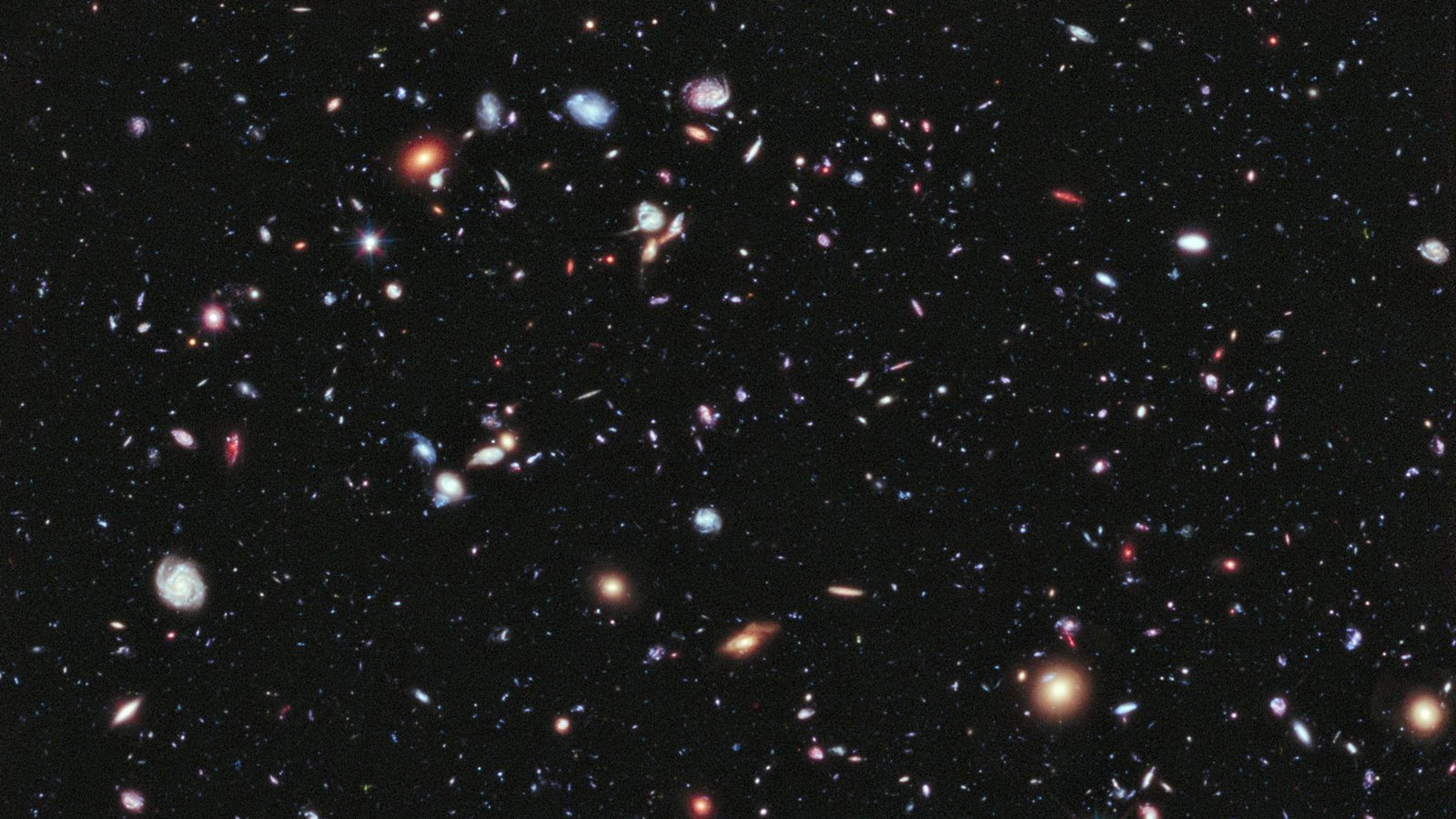 Mehr als 5500 Galaxien sind auf dieser Hubble-Aufnahme von 2012 zu erkennen. Die Langzeitbelichtung mit dem Namen „Hubble extreme Deep Field“ (XDF) enthüllt Galaxien in einer Entfernung von bis zu 13,2 Milliarden Lichtjahren.Foto: NASA/dpa Mehr als 5500 Galaxien sind auf dieser Hubble-Aufnahme von 2012 zu erkennen. Die Langzeitbelichtung mit dem Namen „Hubble extreme Deep Field“ (XDF) enthüllt Galaxien in einer Entfernung von bis zu 13,2 Milliarden Lichtjahren.Foto: NASA/dpa