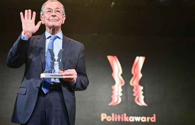 Franz Müntefering (SPD), früherer SPD-Vorsitzender, wurde während der Verleihung der Politikawards 2026 im Tipi am Kanzleramt für sein Lebenswerk geehrt.<span class='image-autor'>Foto: Sebastian Christoph Gollnow/dpa/Sebastian Christoph Gollnow</span>