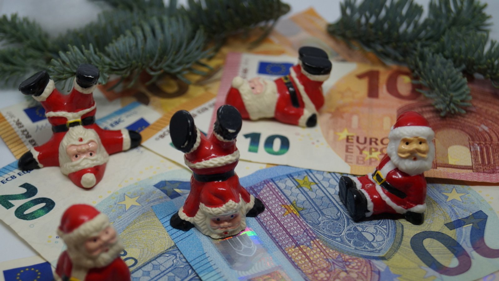 Die Höhe des Weihnachtsgeldes variiert stark.Foto: Steidi / shutterstock.com Die Höhe des Weihnachtsgeldes variiert stark.Foto: Steidi / shutterstock.com