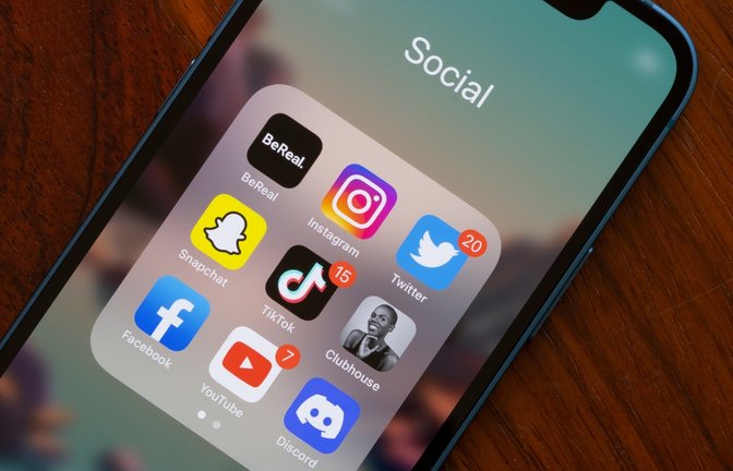Die Abkürzung "bffr" macht auf Social Media die Runde - Was bedeutet sie?<span class='image-autor'>Foto: Tada Images/ Shutterstock</span>