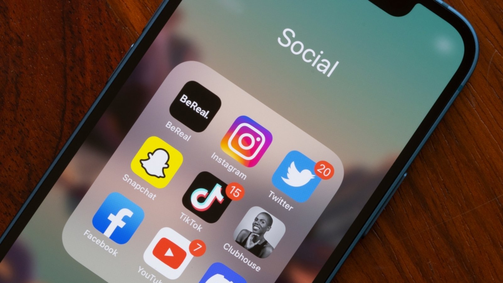 Die Abkürzung "bffr" macht auf Social Media die Runde - Was bedeutet sie?Foto: Tada Images/ Shutterstock Die Abkürzung "bffr" macht auf Social Media die Runde - Was bedeutet sie?Foto: Tada Images/ Shutterstock