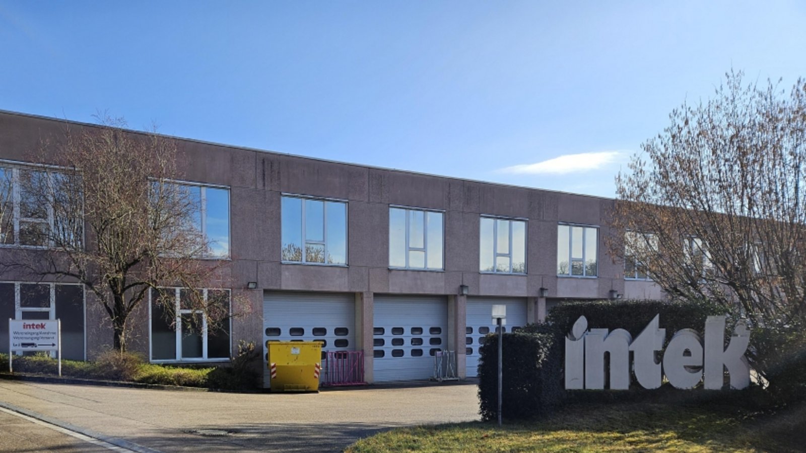 Einst Firmensitz, künftig Ort von Feuerwehr, Firmen und Bauhof: das Intek-Areal. Archivfoto: VKZ