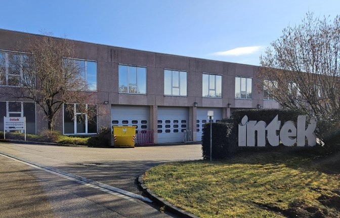 Einst Firmensitz, künftig Ort von Feuerwehr, Firmen und Bauhof: das Intek-Areal. Archivfoto: VKZ