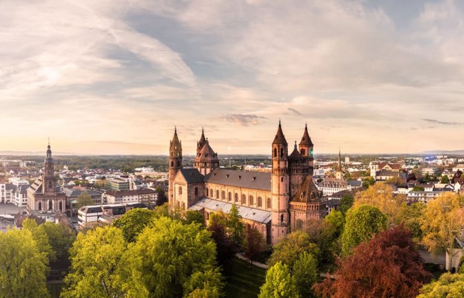 Vor der majestätischen Kulisse des Doms finden in Worms alljährlich die Nibelungen-Festspiele statt.<span class='image-autor'>Dominik Ketz/Rheinland-Pfalz Tourismus GmbH</span>