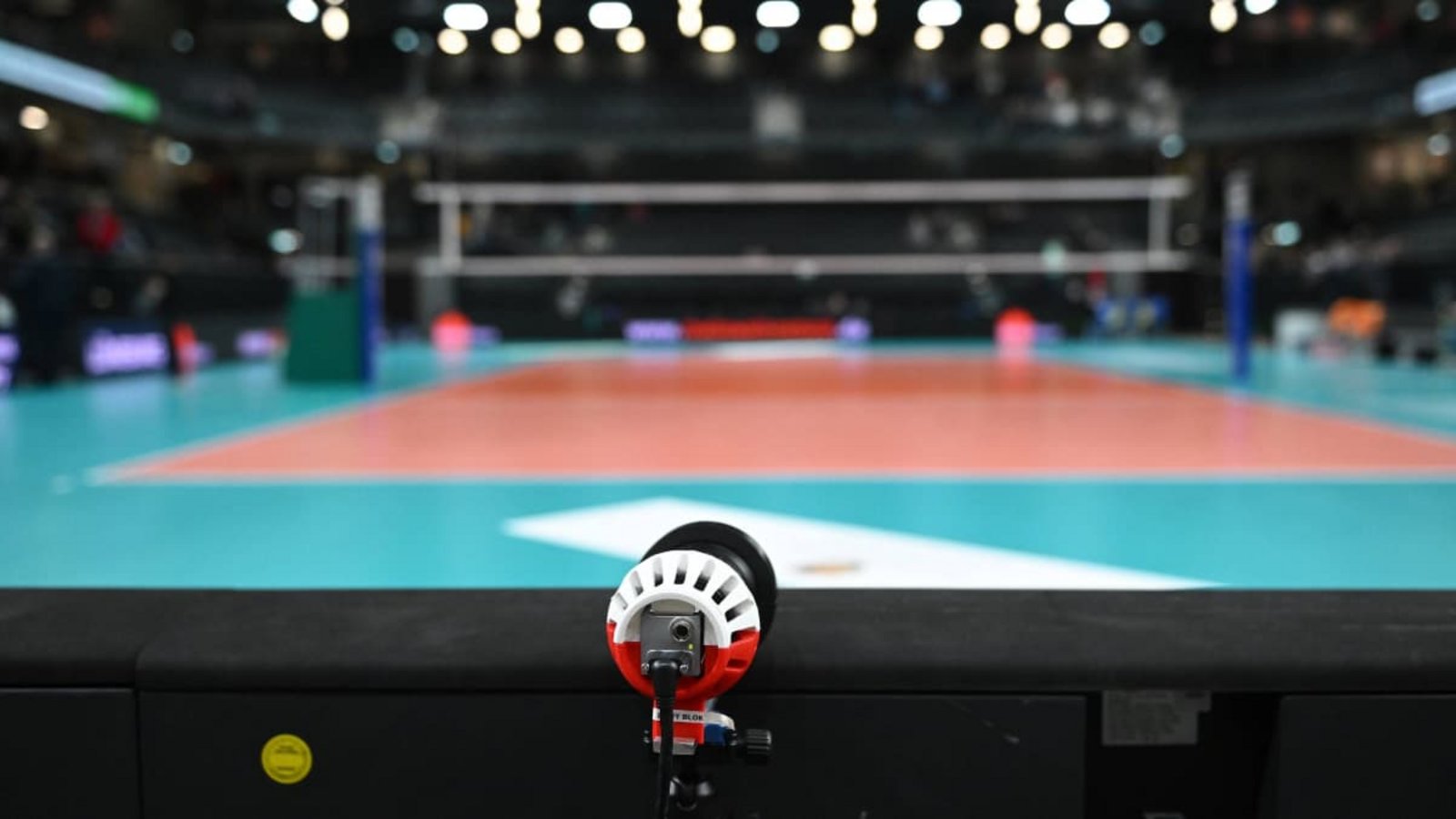 Video Challenge in der Volleyball-Bundesliga der Frauen: Insgesamt liefern 14 Kameras Bilder, mithilfe von denen der Video-Schiedsrichter strittige Entscheidungen begutachten kann.IMAGO/Lobeca