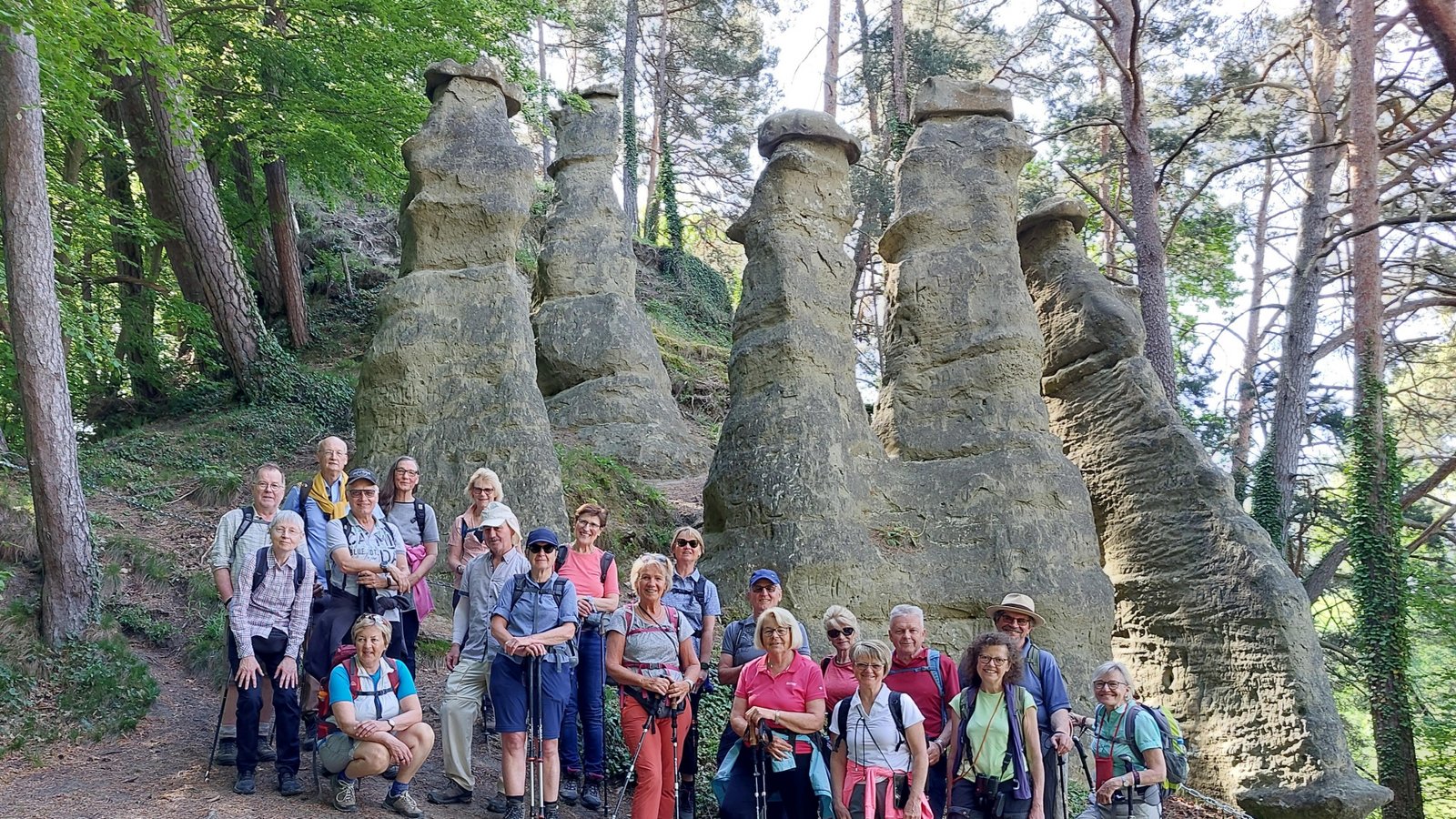 Die Wandergruppe vor den „Sieben Churfirsten“.  Foto: p