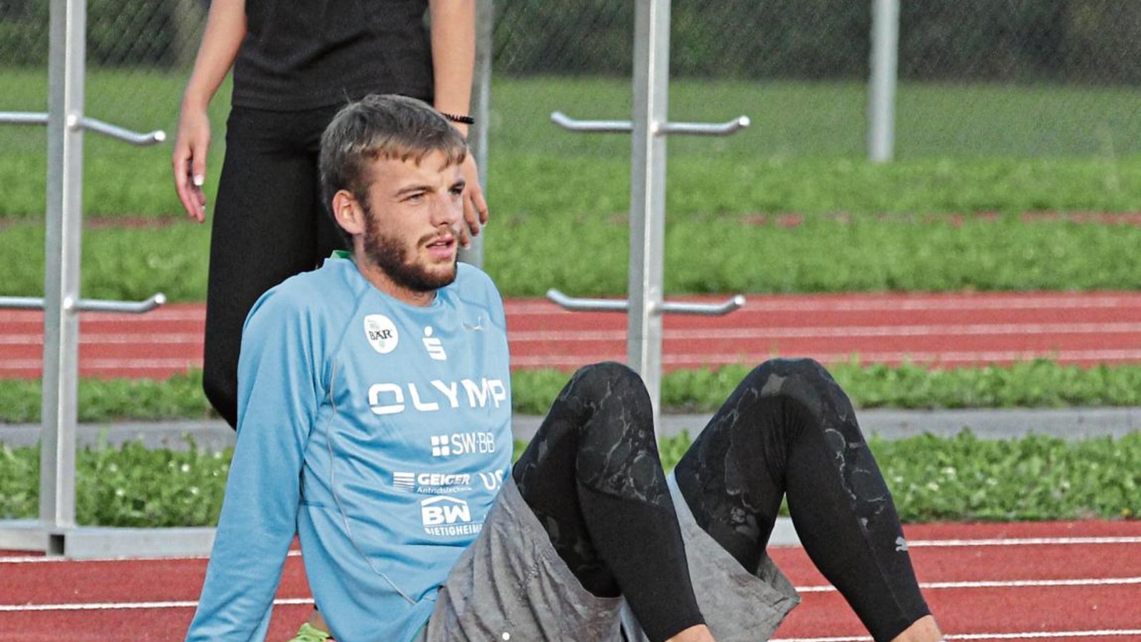 Ein konsternierter Felix Franz: Der 400-Meter-Hürdensprinter verpasst die gesamte Saison 2018 wegen Achillessehnenproblemen. Foto: Nachreiner Ein konsternierter Felix Franz: Der 400-Meter-Hürdensprinter verpasst die gesamte Saison 2018 wegen Achillessehnenproblemen. Foto: Nachreiner