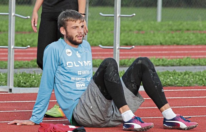 Ein konsternierter Felix Franz: Der 400-Meter-Hürdensprinter verpasst die gesamte Saison 2018 wegen Achillessehnenproblemen. Foto: Nachreiner
