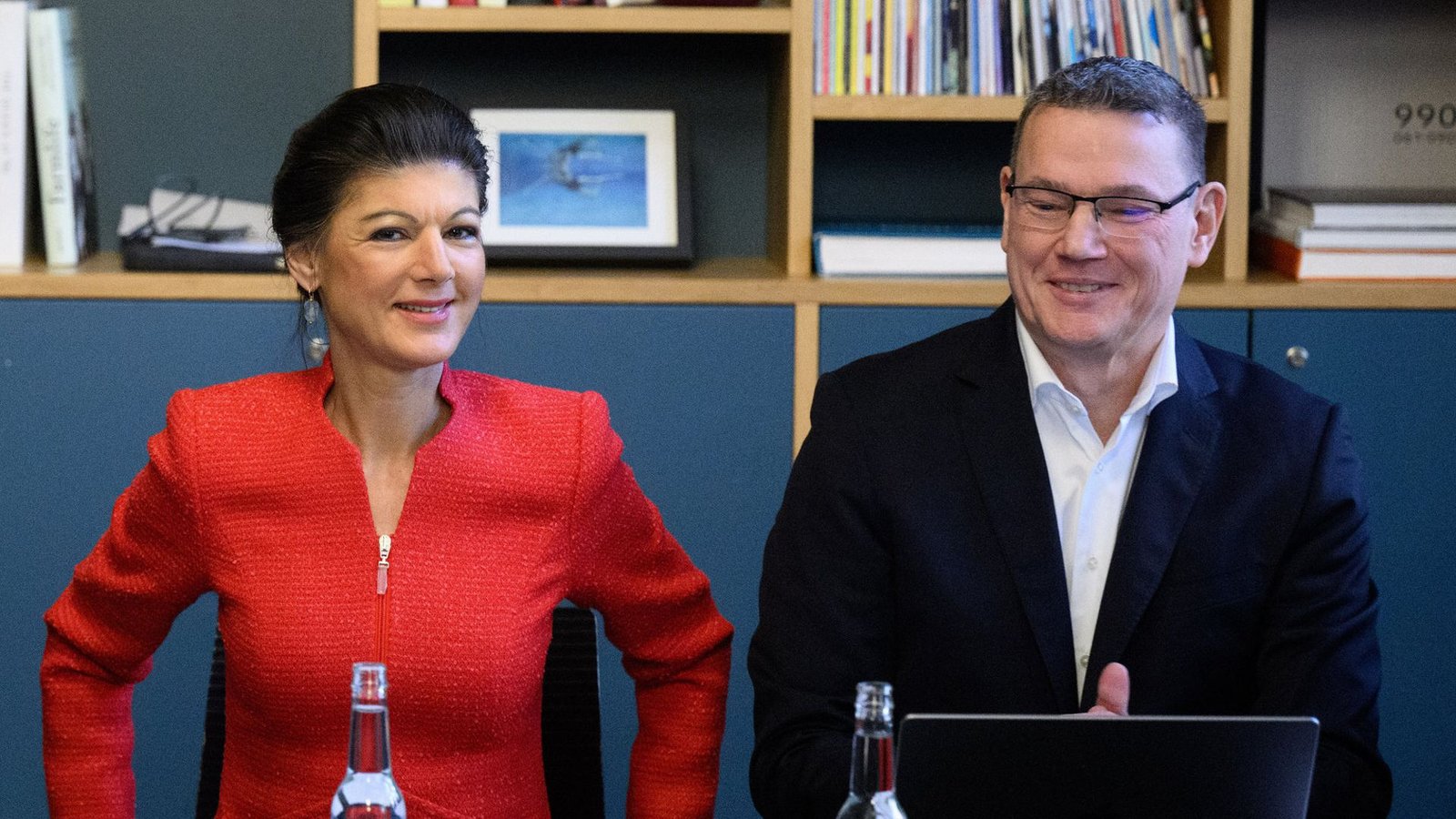 Sahra Wagenknecht und Ralph Suikat haben sich über eine gemeinsame Bekannte kennengelernt.Foto: dpa/Bernd von Jutrczenka Sahra Wagenknecht und Ralph Suikat haben sich über eine gemeinsame Bekannte kennengelernt.Foto: dpa/Bernd von Jutrczenka