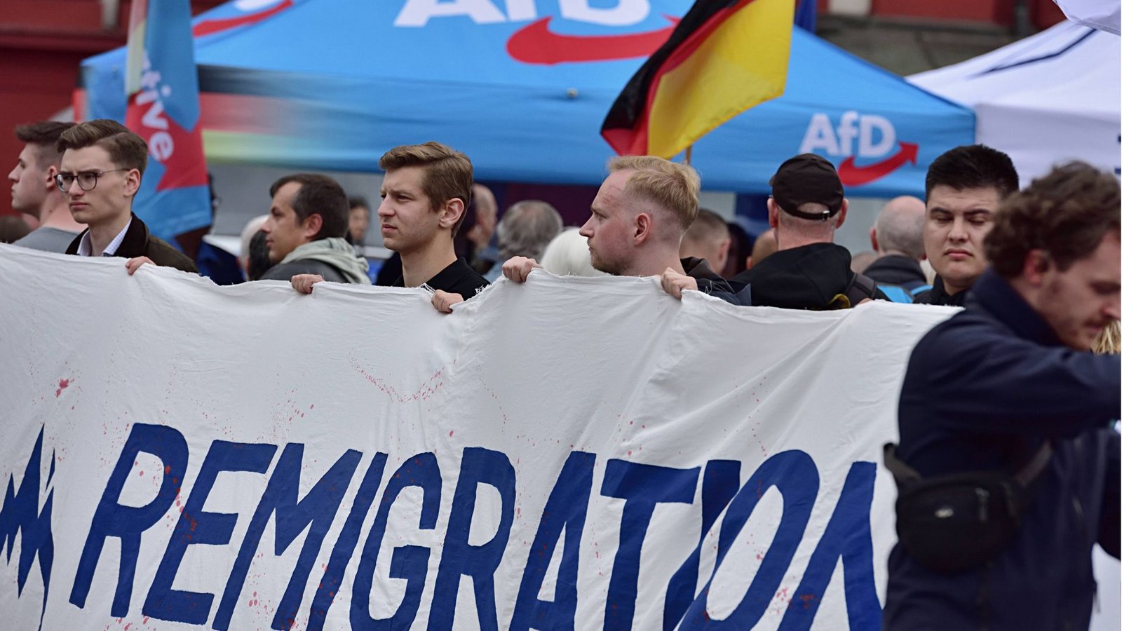 Die Zahl der Rechtsextremisten ist in Baden-Württemberg um 28 Prozent gestiegen (Symbolbild)Foto: IMAGO/Daniel Kubirski Die Zahl der Rechtsextremisten ist in Baden-Württemberg um 28 Prozent gestiegen (Symbolbild)Foto: IMAGO/Daniel Kubirski
