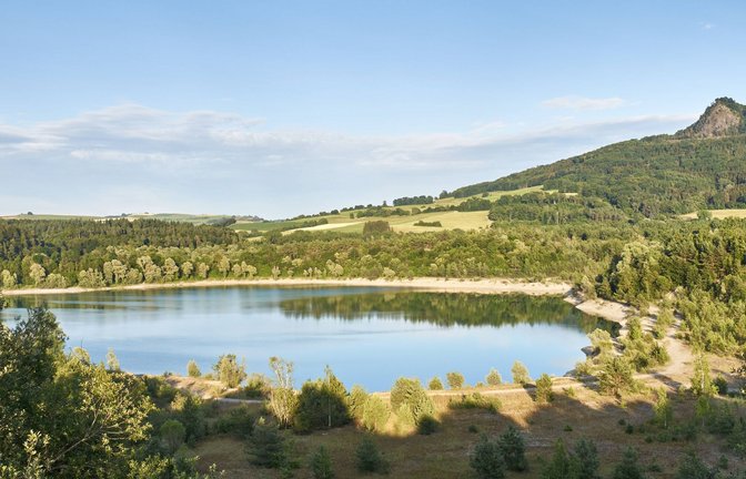 Ein 19-Jähriger ist beim Schwimmen im Binninger See   tödlich verunglückt (Archivbild).<span class='image-autor'>Foto: imago images/Westend61/Markus Keller</span>