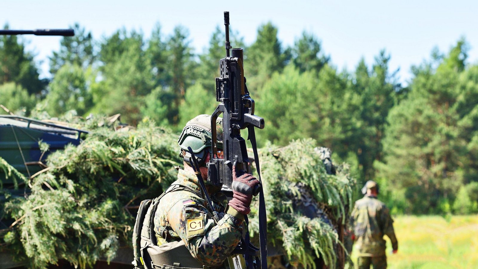 Bald Pflicht? Bundeswehrsoldaten bei einer ÜbungFoto: imago/Daniel Kubirski Bald Pflicht? Bundeswehrsoldaten bei einer ÜbungFoto: imago/Daniel Kubirski