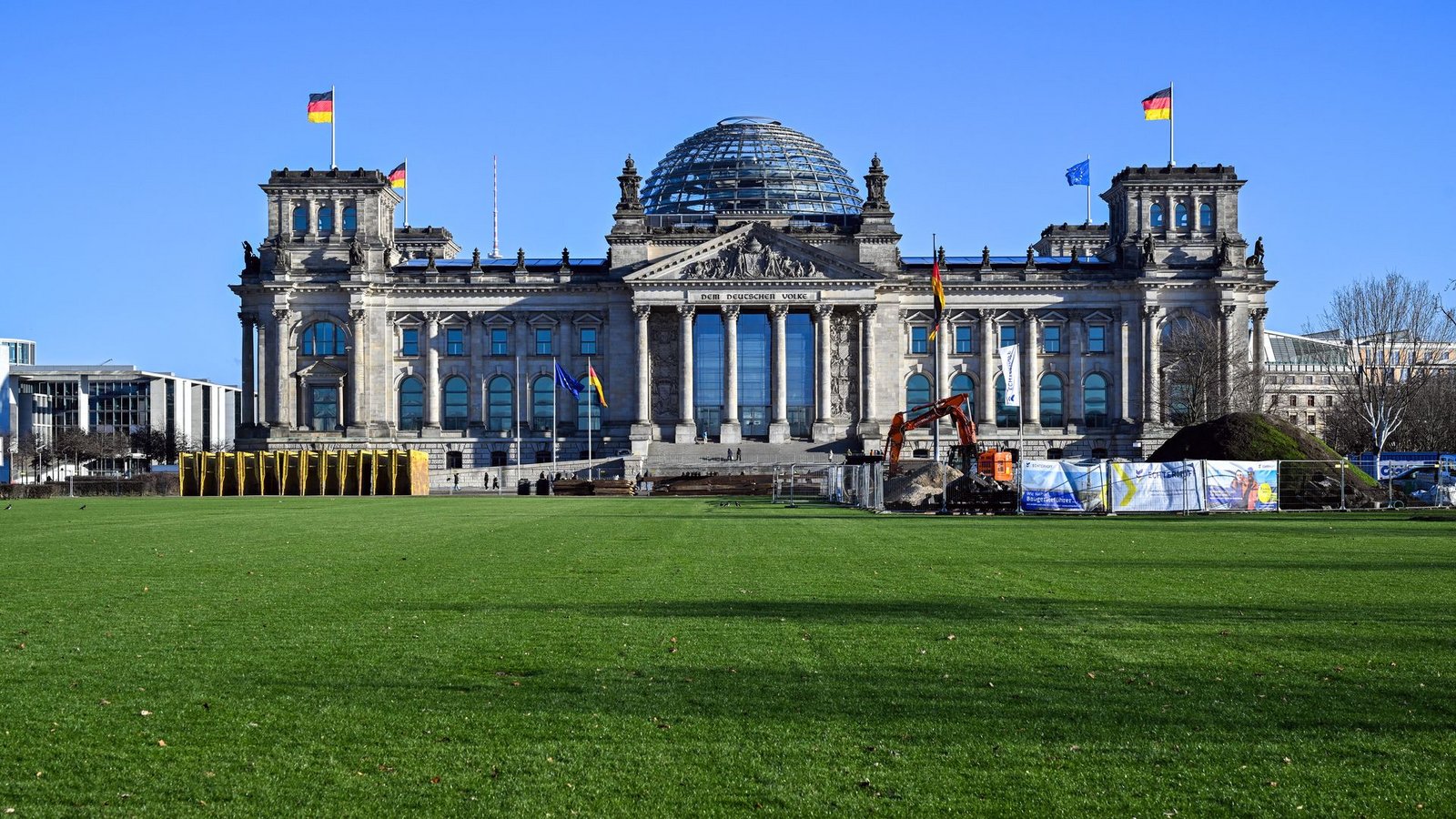 Unter den im Bundestag vertretenen Parteien legt vor allem die Linke zu.Foto: Soeren Stache/dpa Unter den im Bundestag vertretenen Parteien legt vor allem die Linke zu.Foto: Soeren Stache/dpa