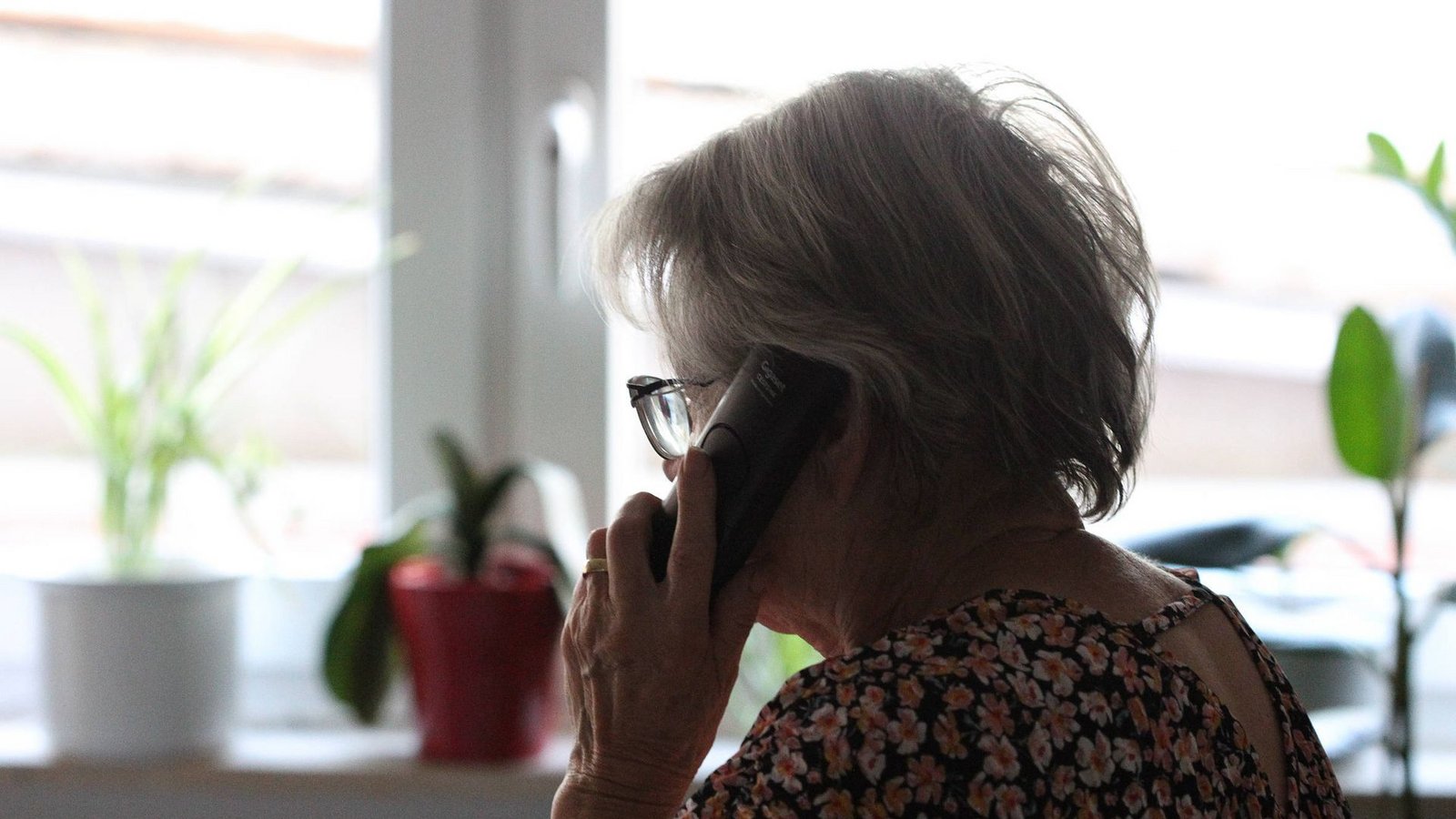 Ein Telefonbetrüger hat eine Frau aus Baden-Württemberg um rund hunderttausend Euro gebracht (Symbolfoto).Foto: IMAGO/Eibner/IMAGO/Fleig / Eibner-Pressefoto