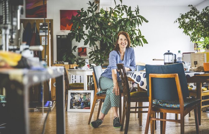 Christine Söffing in ihrer Synästhesiewerkstatt im Zentrum von Neu-Ulm<span class='image-autor'>Foto: Sichtlichmensch/Andy Reiner</span>