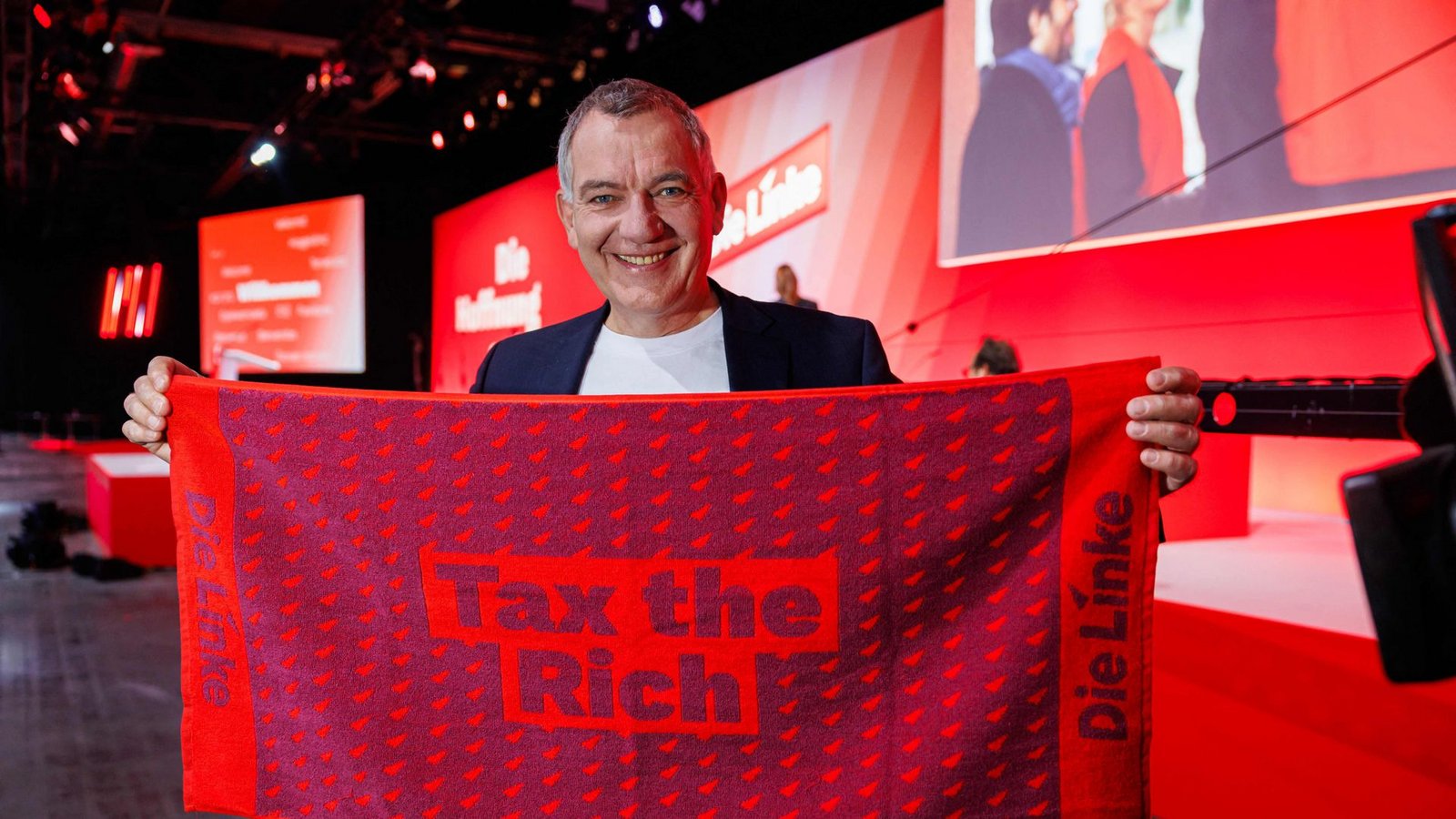 Der linke Parteichef Jan van Aken schwört seine Partei auf den Kampf gegen „die Superreichen“ ein.Foto: JENS SCHLUETER/AFP Der linke Parteichef Jan van Aken schwört seine Partei auf den Kampf gegen „die Superreichen“ ein.Foto: JENS SCHLUETER/AFP