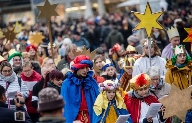 Am 6. Januar sind traditionell Sternsinger unterwegs. Wo ist der Tag ein gesetzlicher Feiertag?<span class='image-autor'>Foto: dpa/Christoph Schmidt</span>