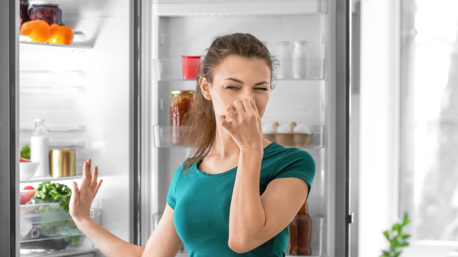 Dieser Kühlschrank könnte mal wieder gereinigt werden.Foto: Pixel-Shot / shutterstock.com