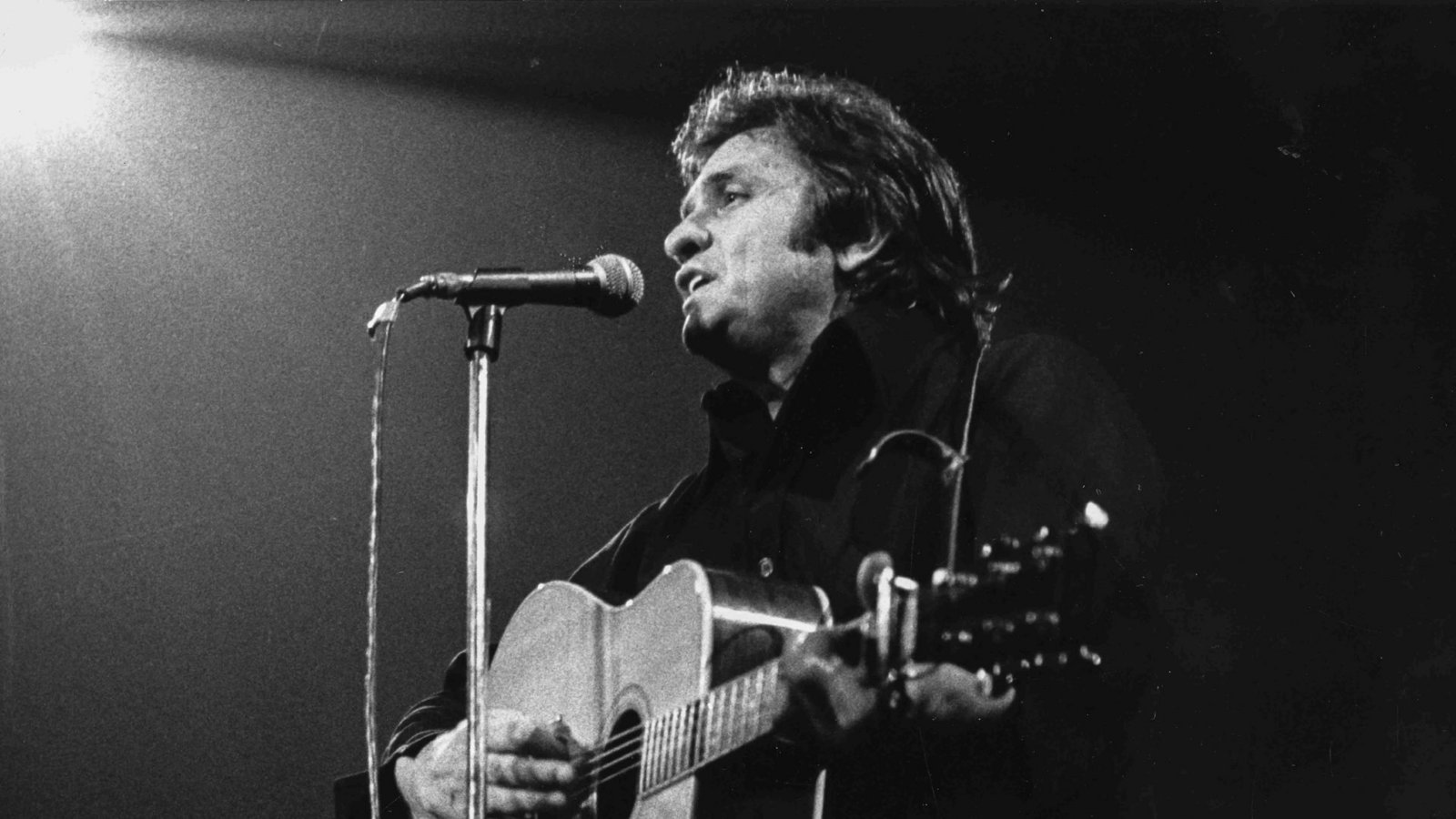 Johnny Cash in der Royal Albert Hall in den London (1960er Jahre).Foto: Imago/UIG Johnny Cash in der Royal Albert Hall in den London (1960er Jahre).Foto: Imago/UIG