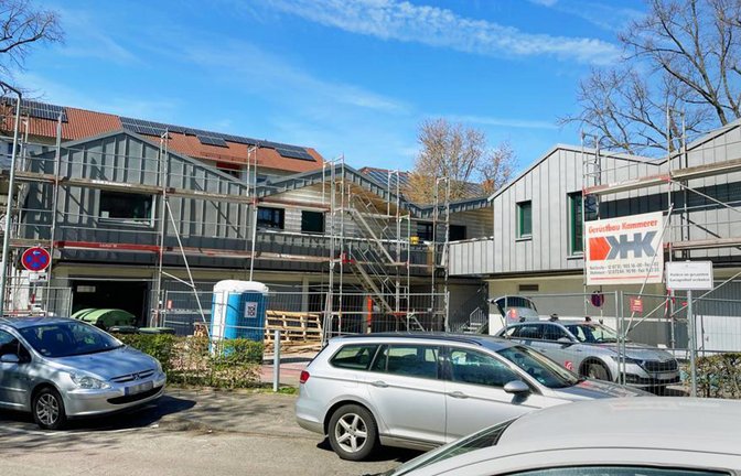 Auf tristen Garagenreihen lässt sich wie hier in Karlsruhe Wohnraum schaffen.<span class='image-autor'>Foto: dpa/Anspach</span>